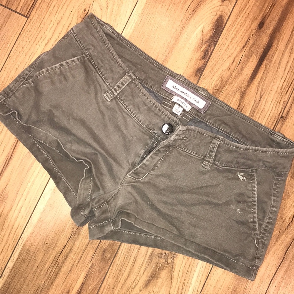 Army green Abercrombie & Fitch shorts